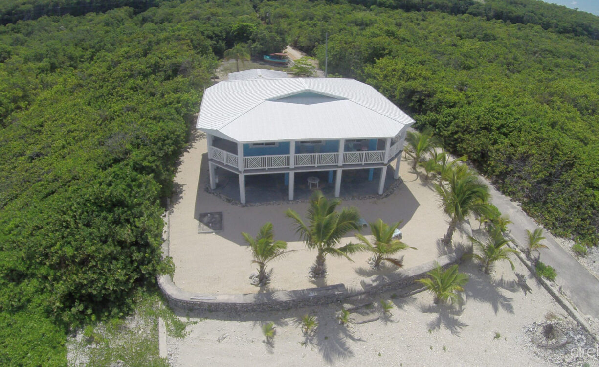 CAYMAN BRAC OCEAN FRONT HOME