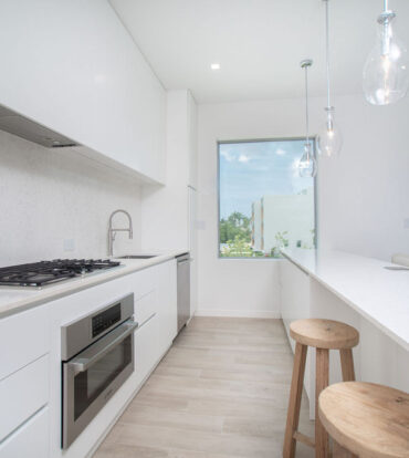 424 ONE CANAL POINT
