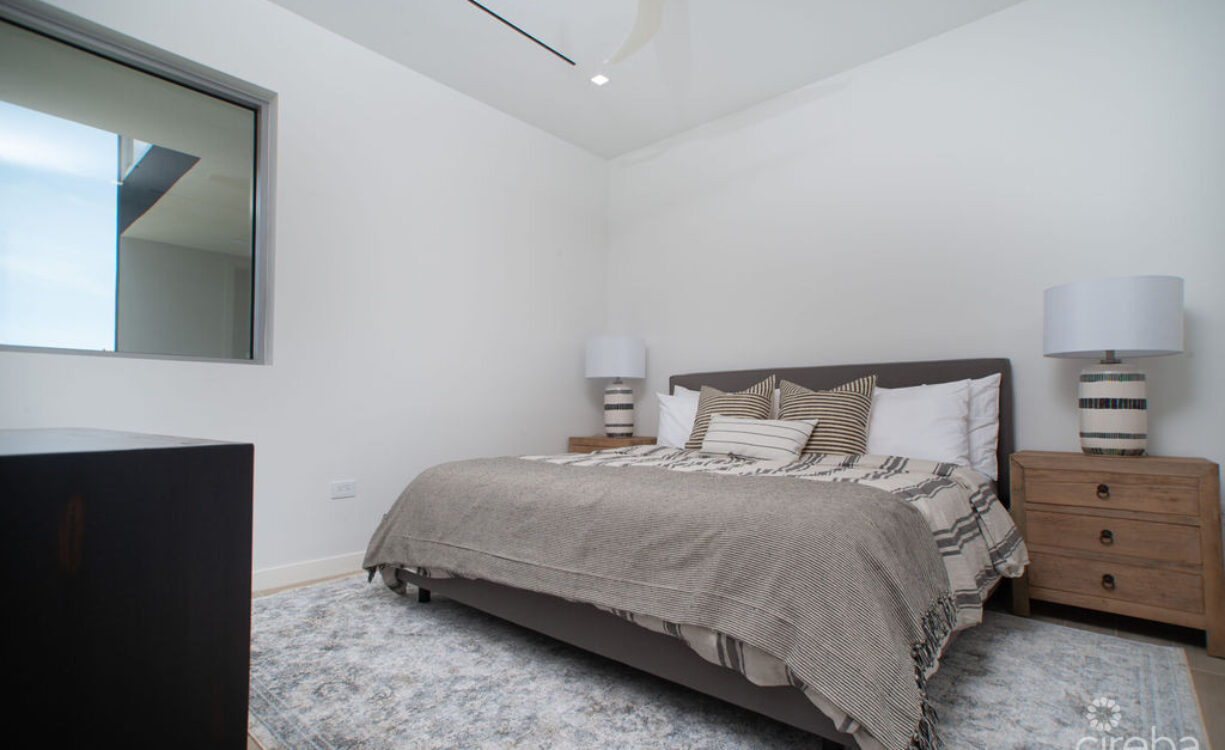 424 ONE CANAL POINT