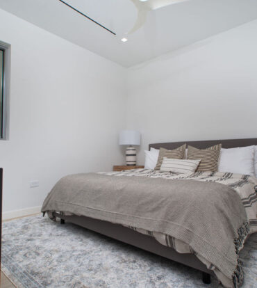 424 ONE CANAL POINT