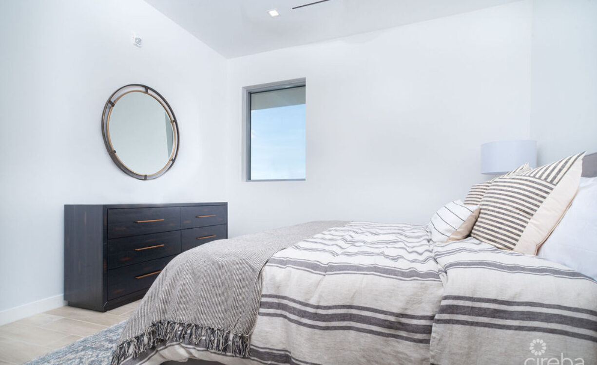 424 ONE CANAL POINT