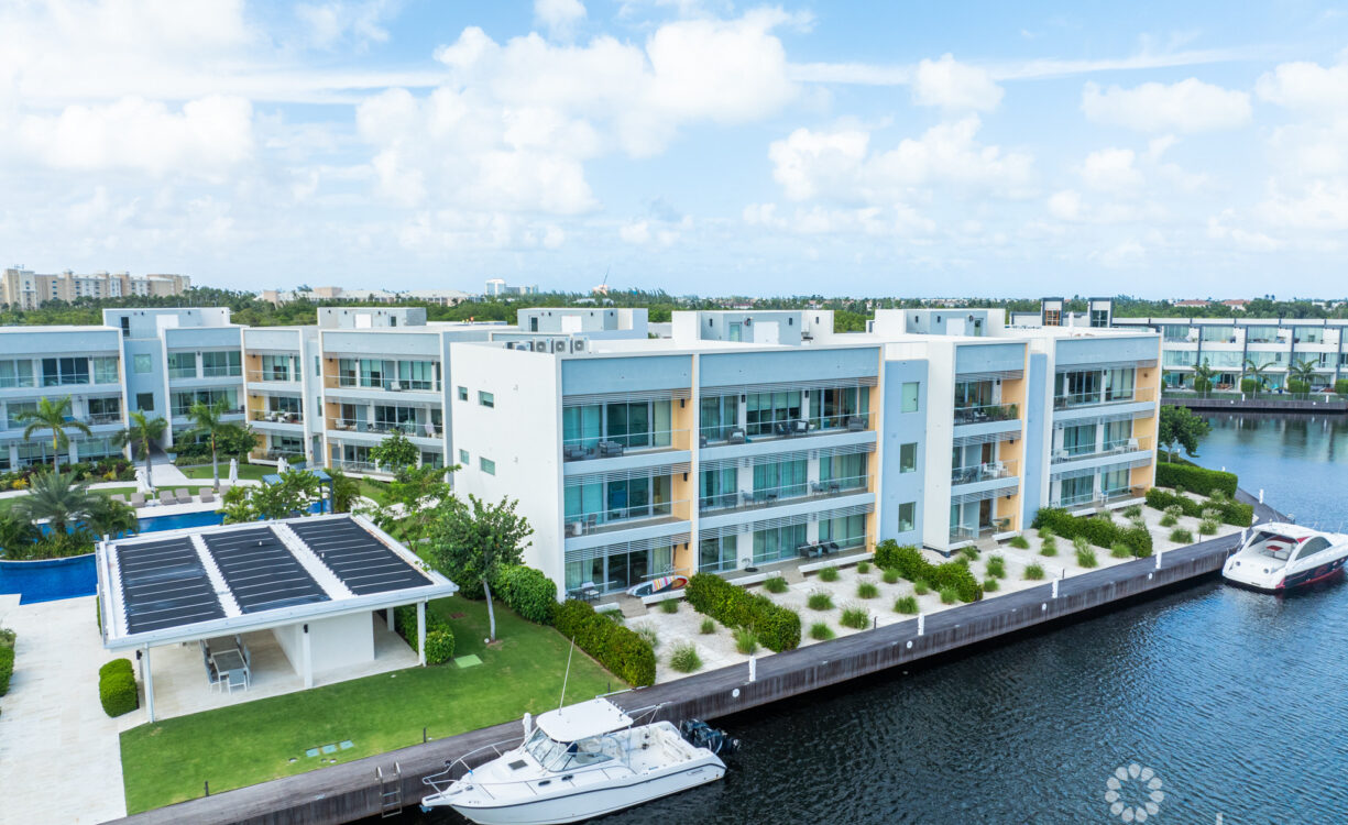 424 ONE CANAL POINT