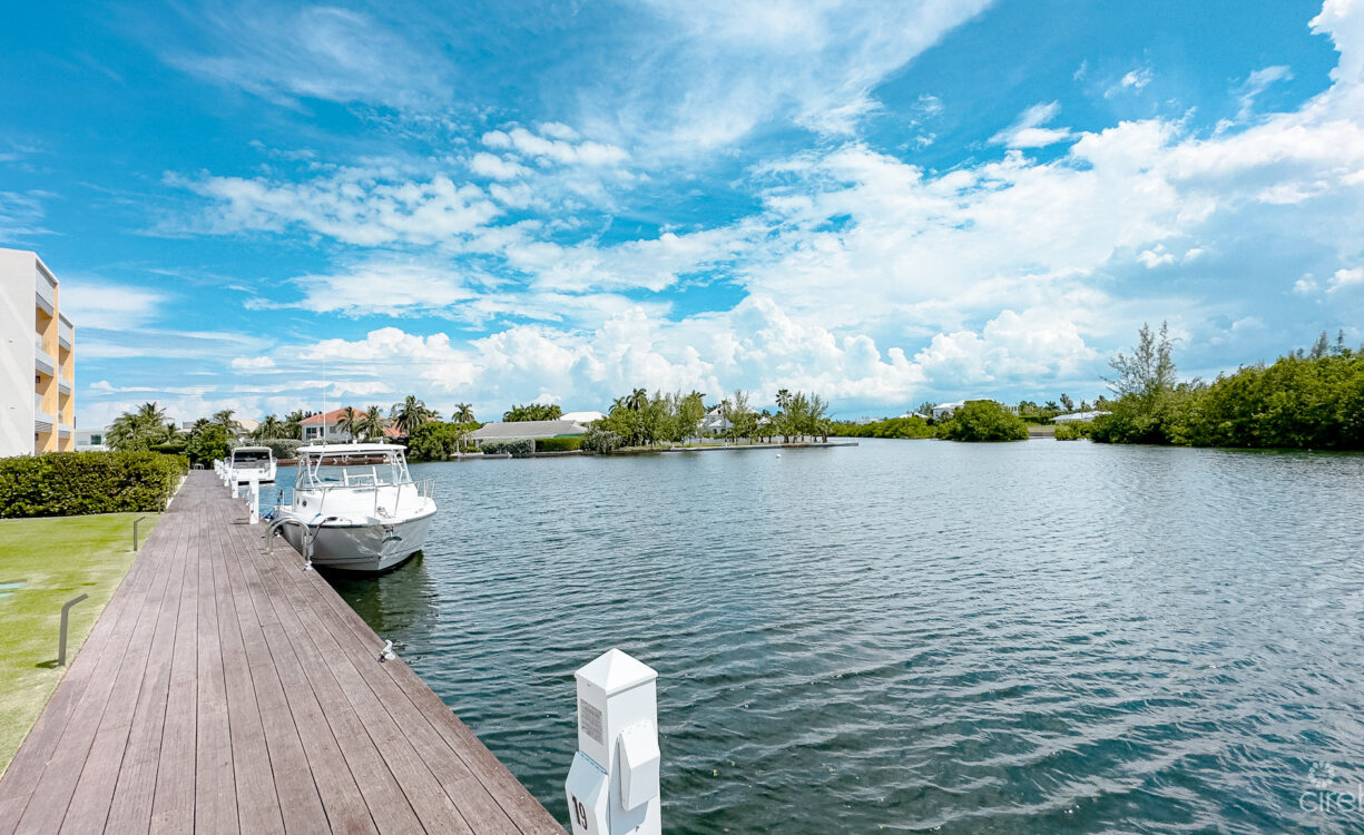 424 ONE CANAL POINT