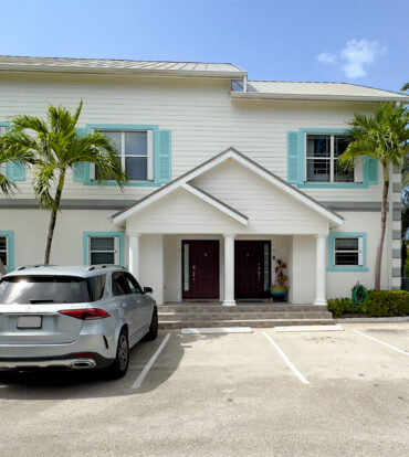 COASTAL ESCAPE WATERFRONT TOWNHOUSE