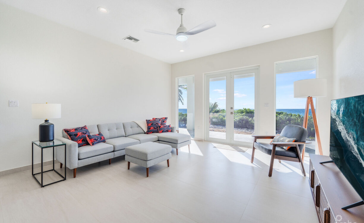SOUTHSIDE SEAFRONT VILLA