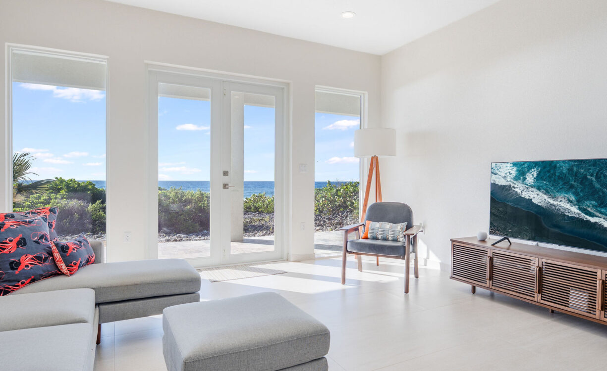 SOUTHSIDE SEAFRONT VILLA