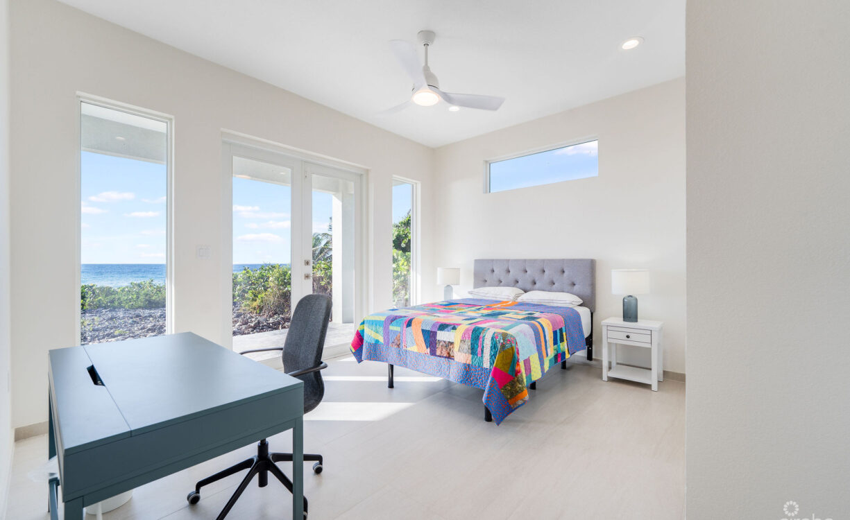 SOUTHSIDE SEAFRONT VILLA