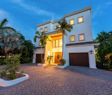 HOYA QUAY 35, CRYSTAL HARBOUR