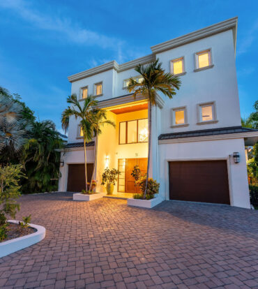 HOYA QUAY 35, CRYSTAL HARBOUR