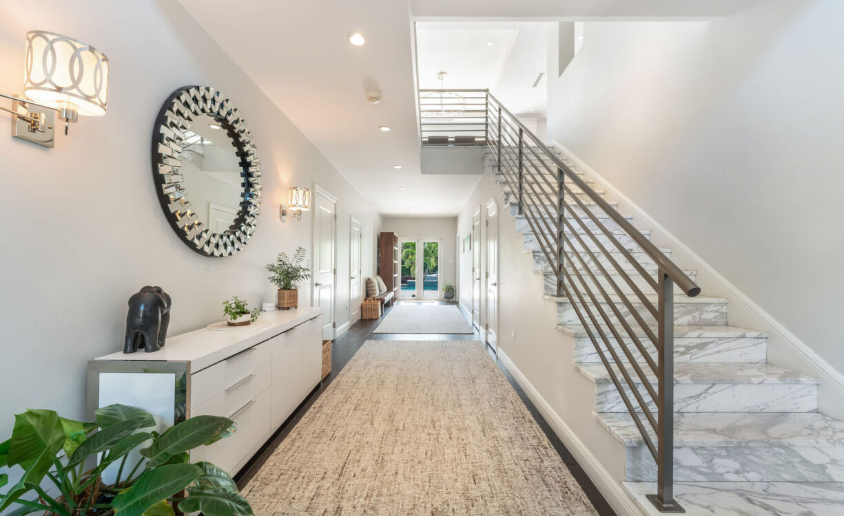 HOYA QUAY 35, CRYSTAL HARBOUR