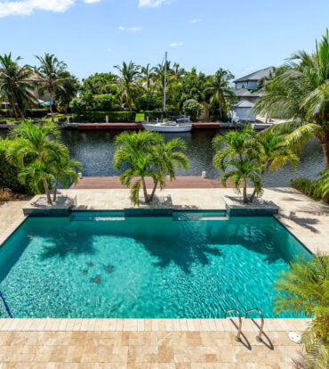 HOYA QUAY 35, CRYSTAL HARBOUR