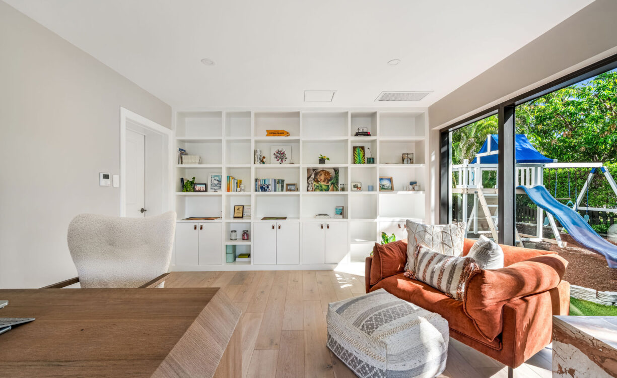 HOYA QUAY 35, CRYSTAL HARBOUR