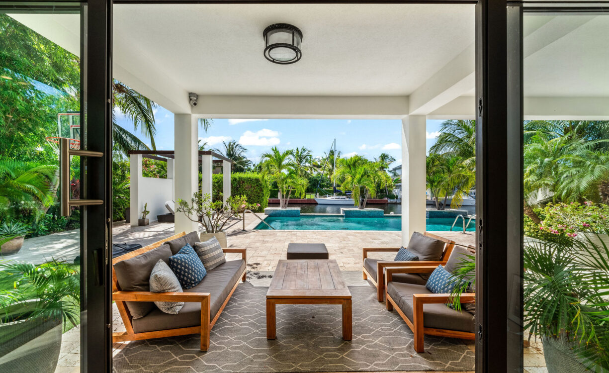 HOYA QUAY 35, CRYSTAL HARBOUR
