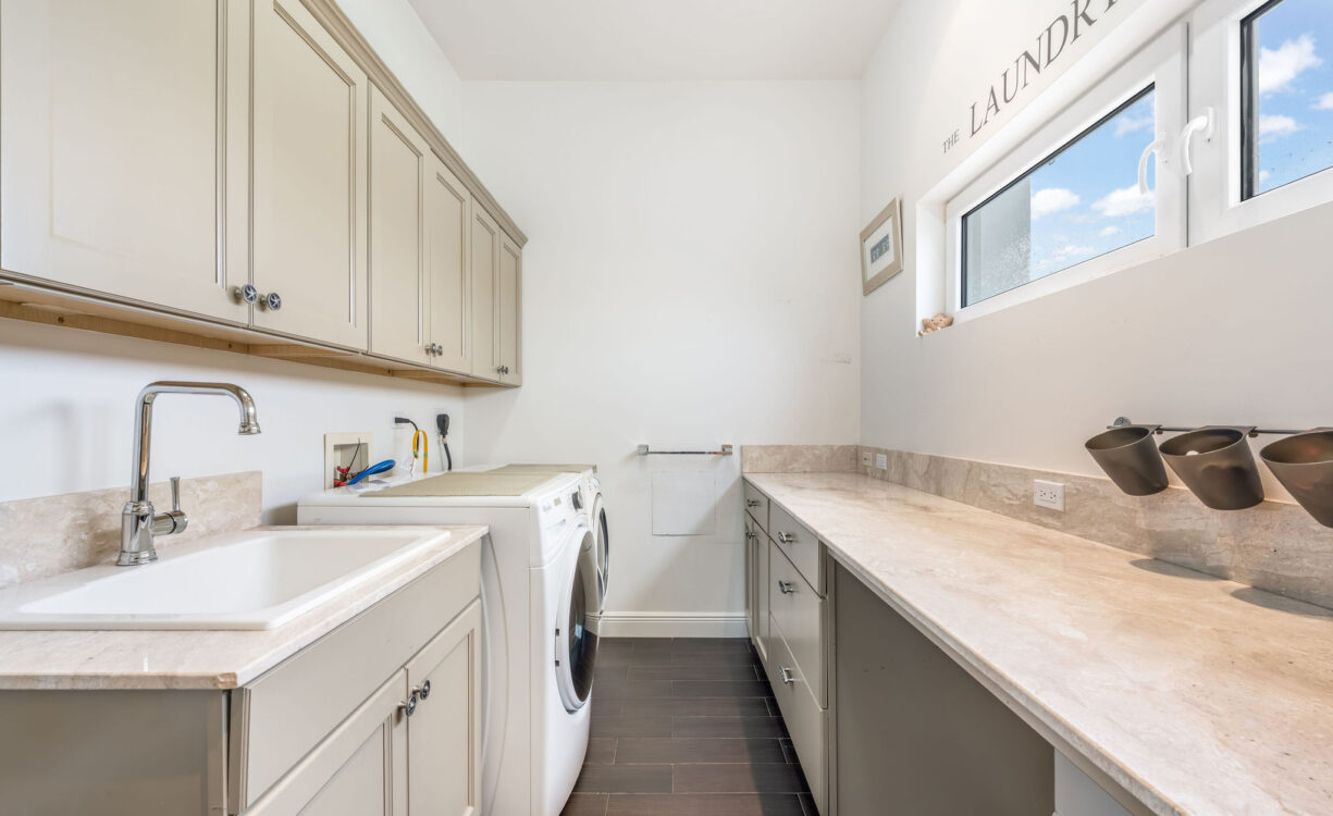 HOYA QUAY 35, CRYSTAL HARBOUR