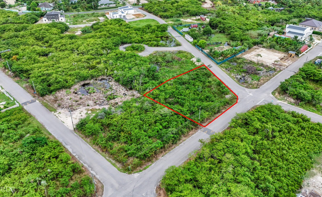 CORNER LOT .366 ACRE IN LOOKOUT GARDENS