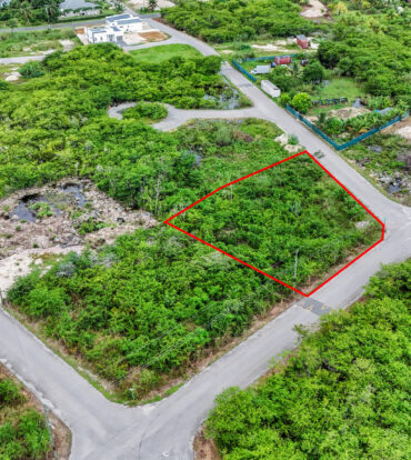CORNER LOT .366 ACRE IN LOOKOUT GARDENS