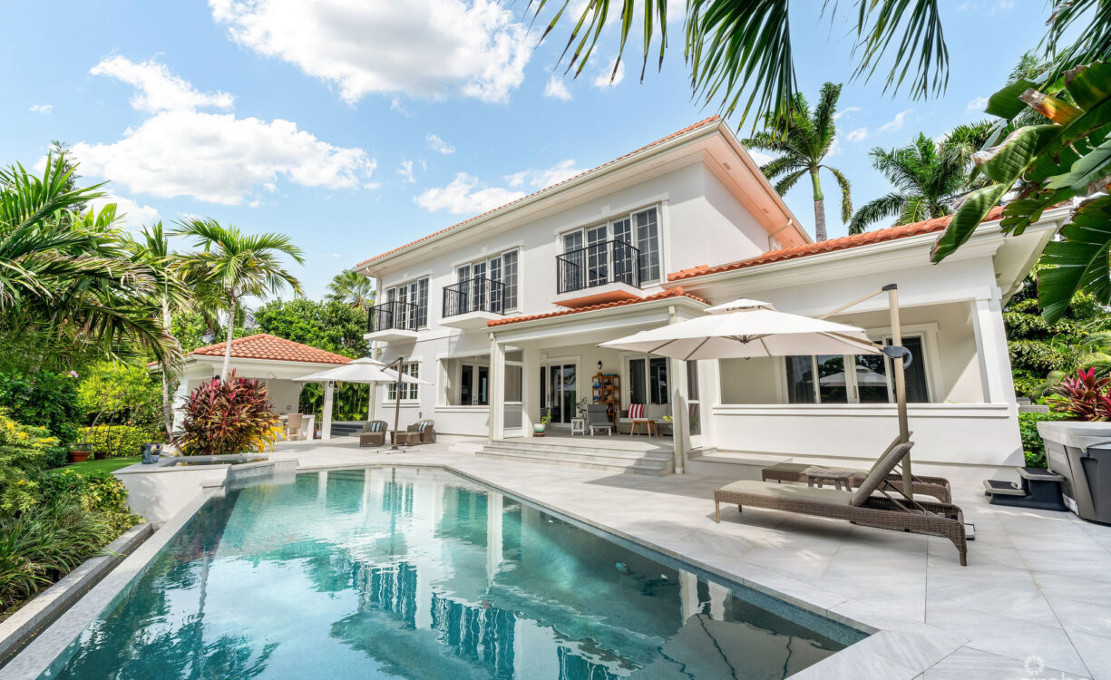 30 IRONSHORE DRIVE - VISTA DEL MAR HOME
