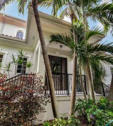 30 IRONSHORE DRIVE - VISTA DEL MAR HOME