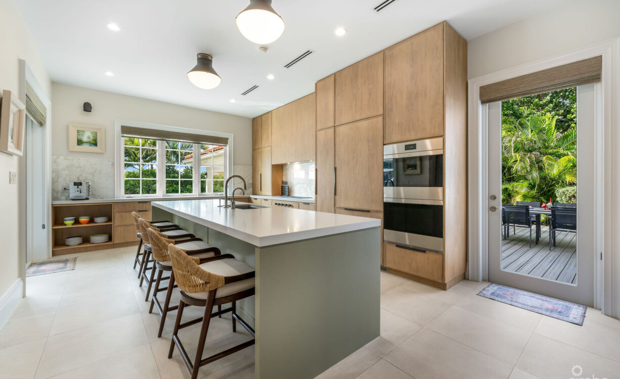 30 IRONSHORE DRIVE - VISTA DEL MAR HOME