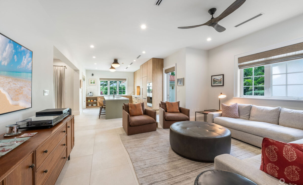 30 IRONSHORE DRIVE - VISTA DEL MAR HOME