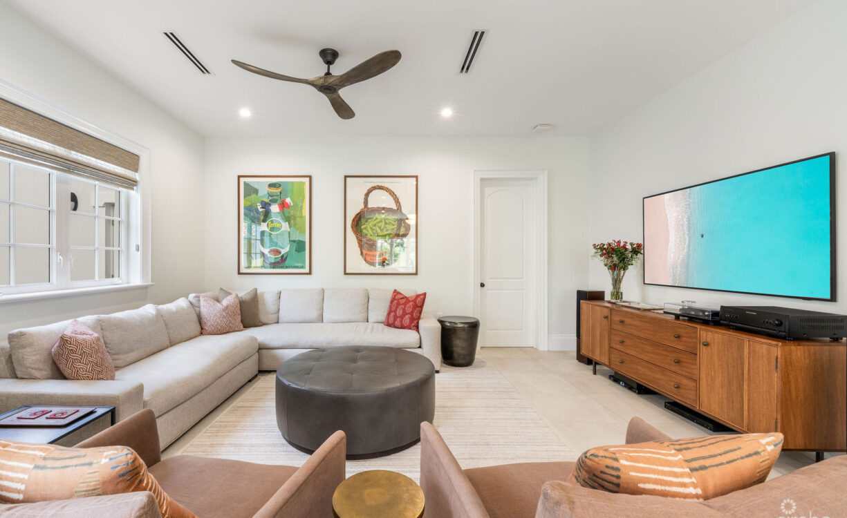 30 IRONSHORE DRIVE - VISTA DEL MAR HOME