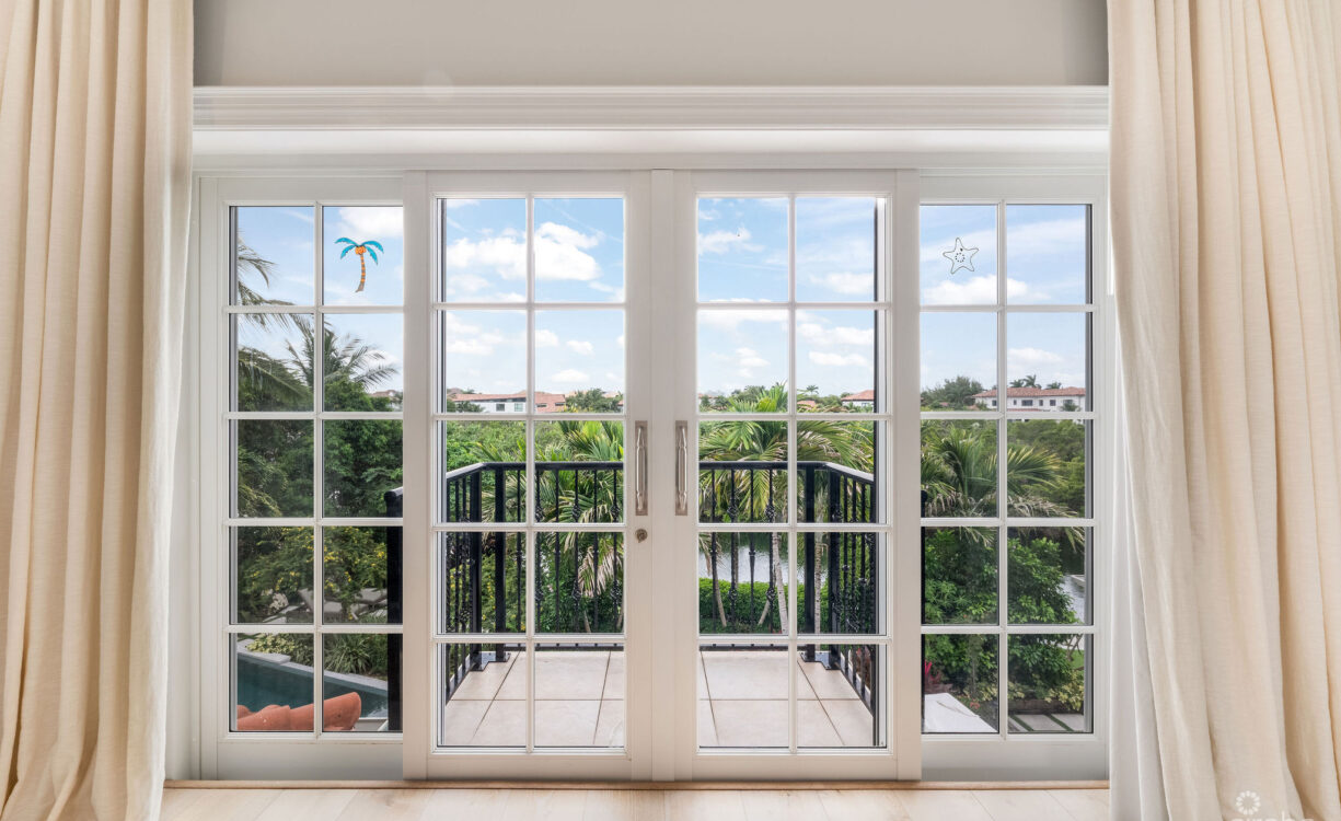 30 IRONSHORE DRIVE - VISTA DEL MAR HOME