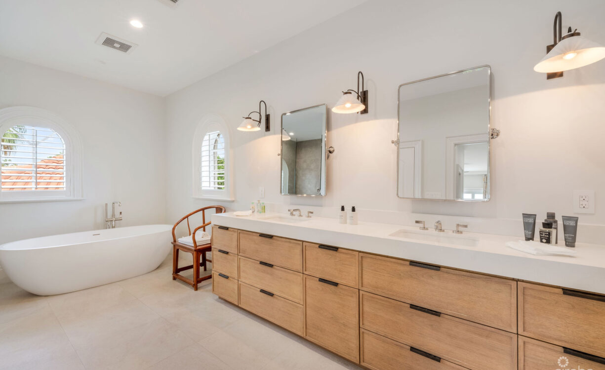 30 IRONSHORE DRIVE - VISTA DEL MAR HOME
