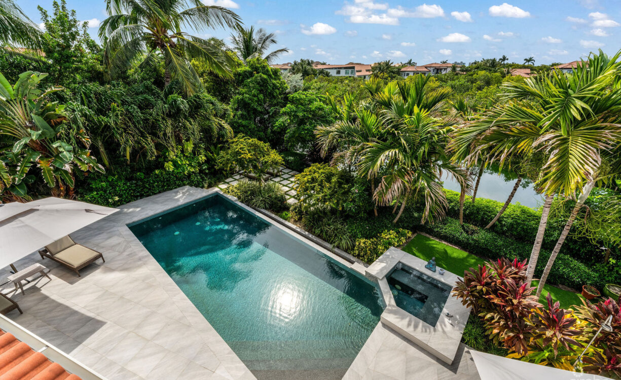 30 IRONSHORE DRIVE - VISTA DEL MAR HOME