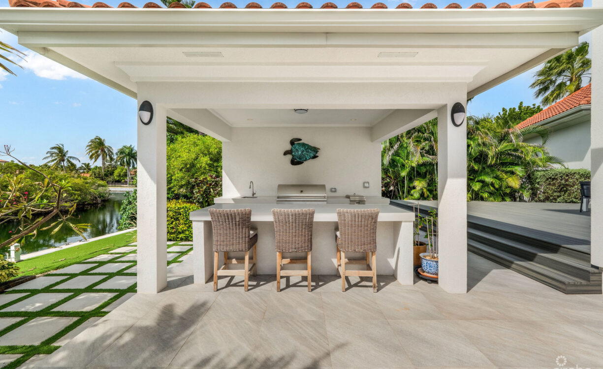 30 IRONSHORE DRIVE - VISTA DEL MAR HOME