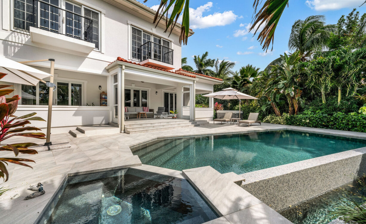 30 IRONSHORE DRIVE - VISTA DEL MAR HOME
