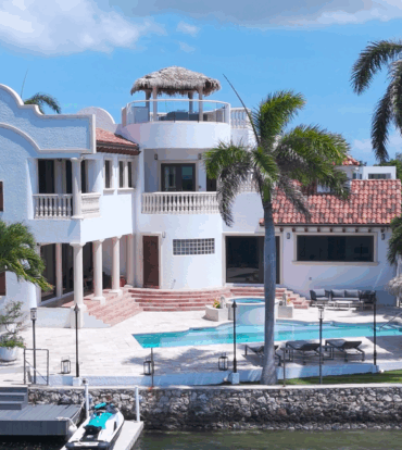 CRYSTAL HAROUR - OCEAN FRONT HOME
