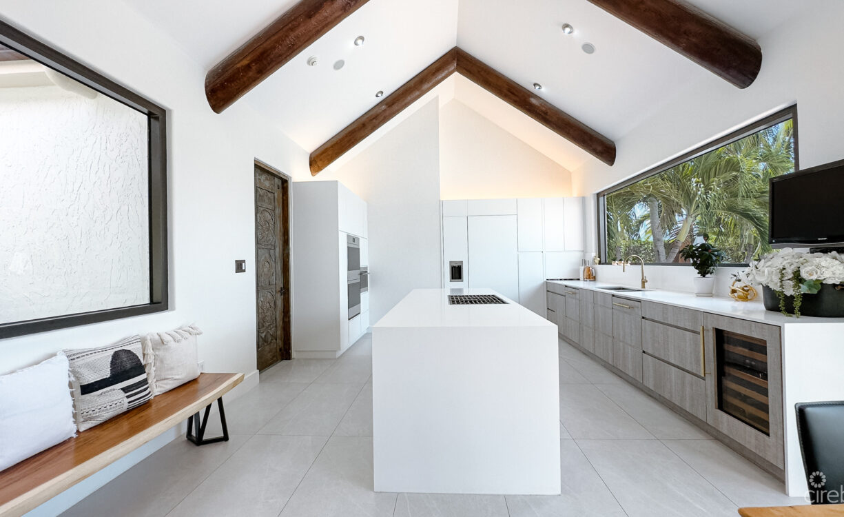 CRYSTAL HAROUR - OCEAN FRONT HOME