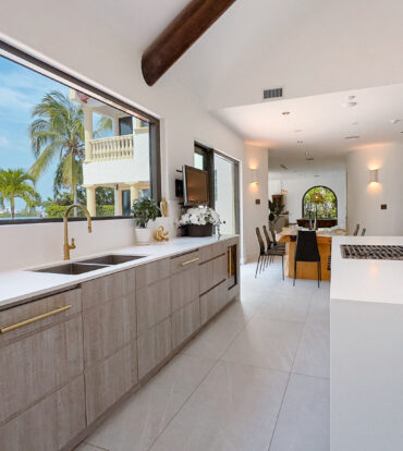 CRYSTAL HAROUR - OCEAN FRONT HOME