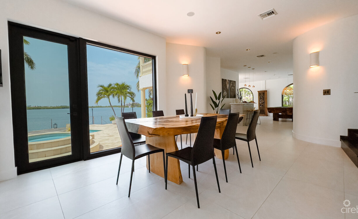 CRYSTAL HAROUR - OCEAN FRONT HOME