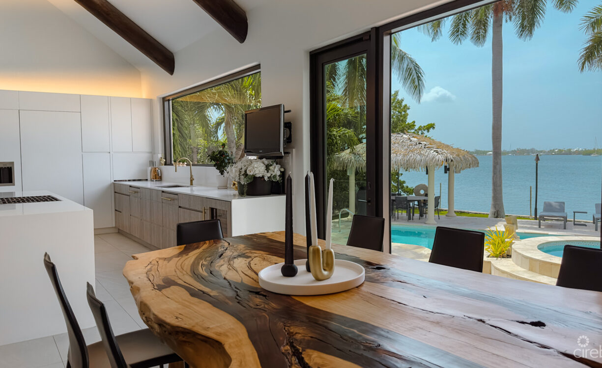 CRYSTAL HAROUR - OCEAN FRONT HOME