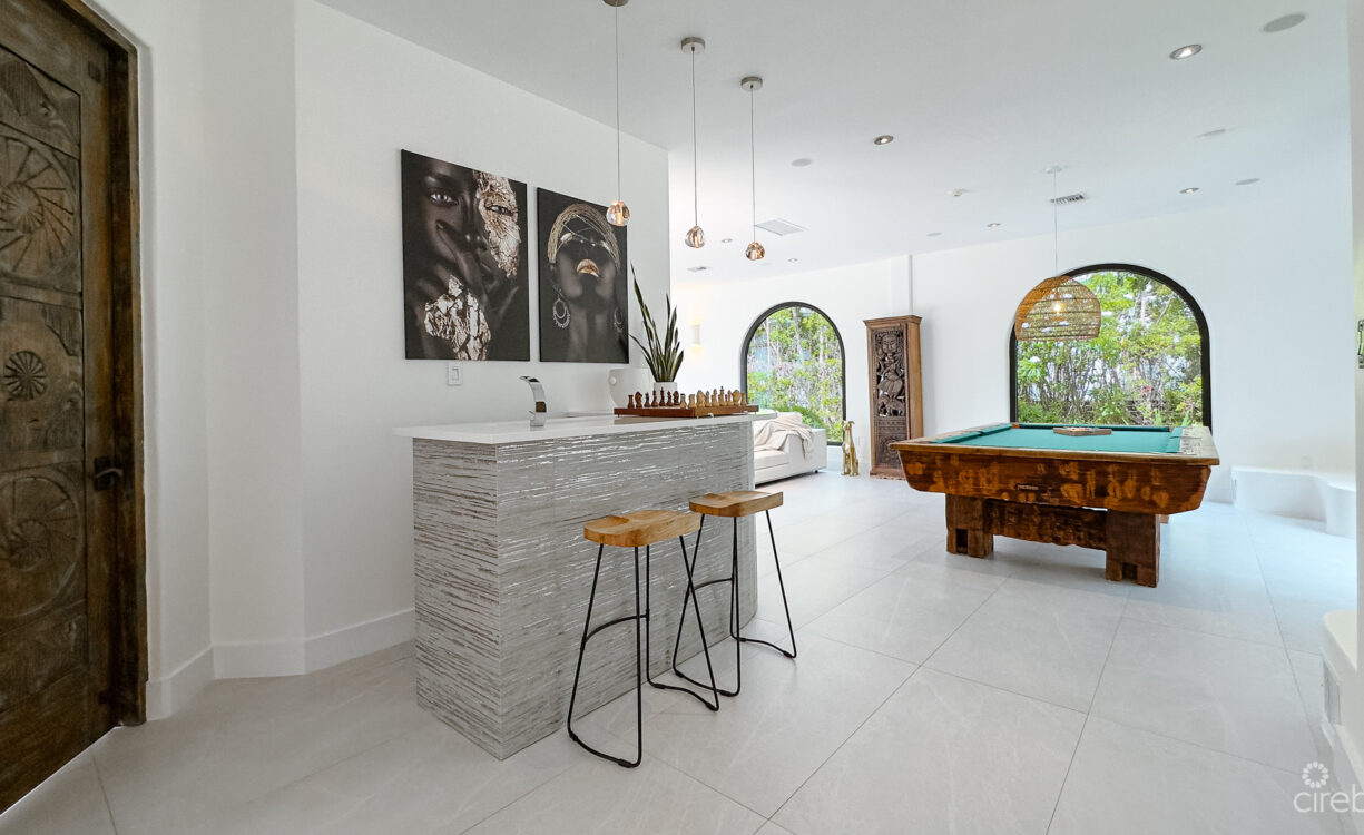 CRYSTAL HAROUR - OCEAN FRONT HOME