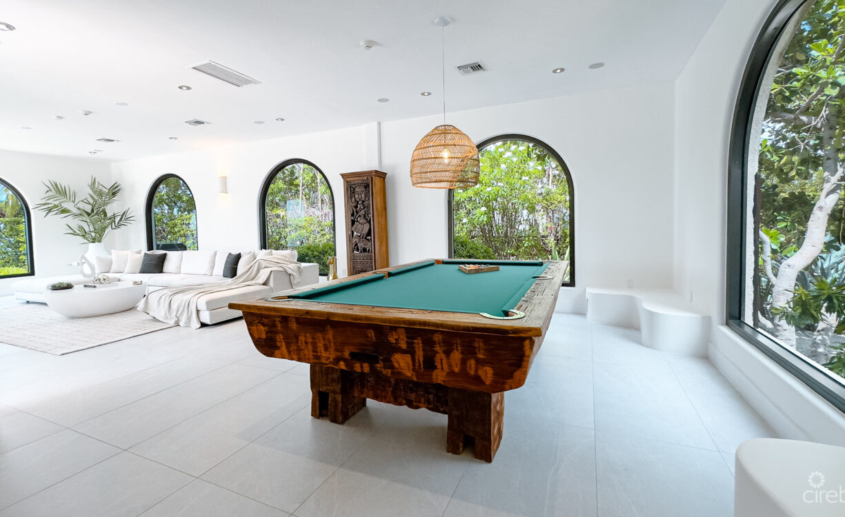 CRYSTAL HAROUR - OCEAN FRONT HOME