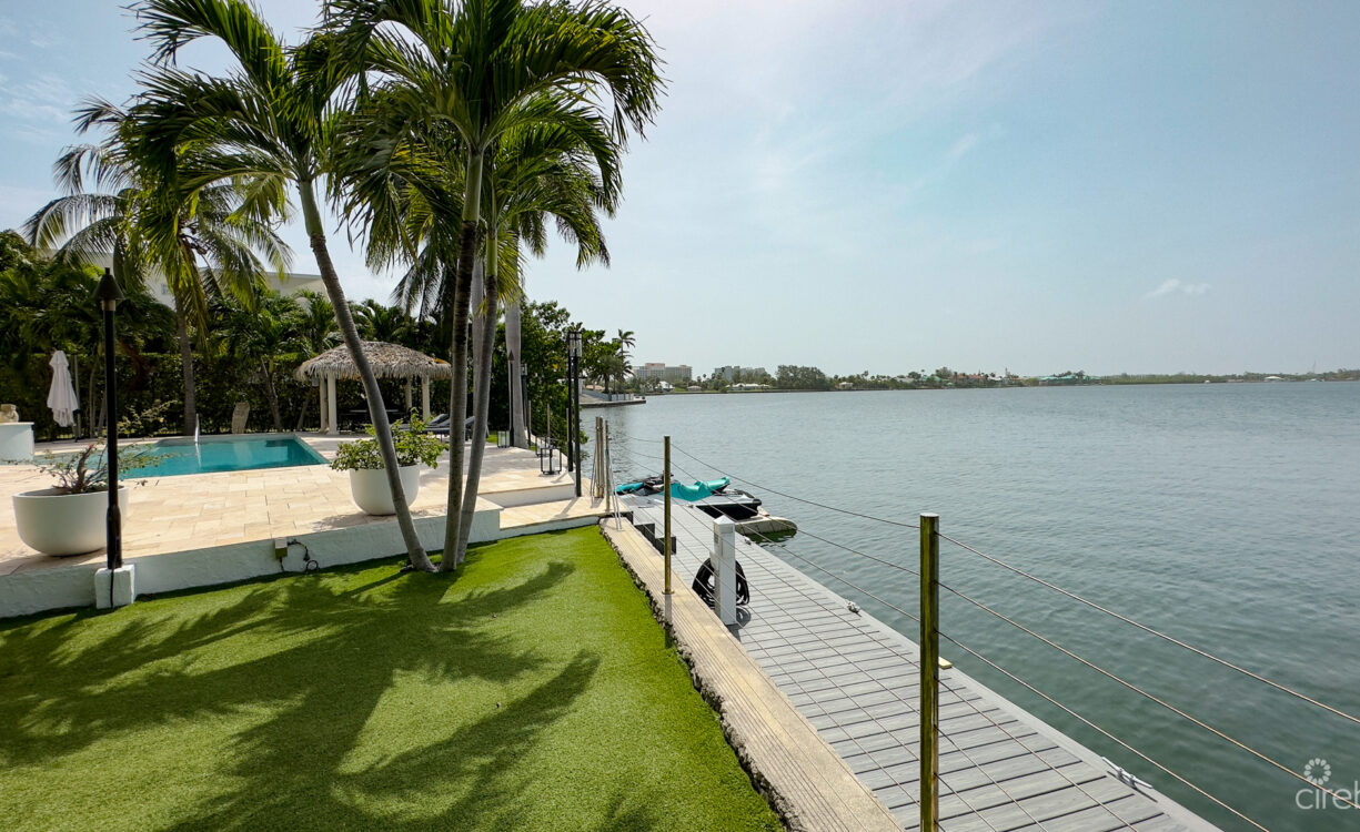 CRYSTAL HAROUR - OCEAN FRONT HOME