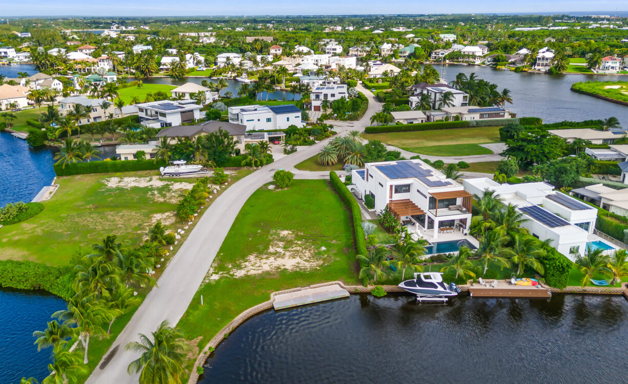 GRAND HARBOUR 0.32 ACRES, CANAL COMER LOT