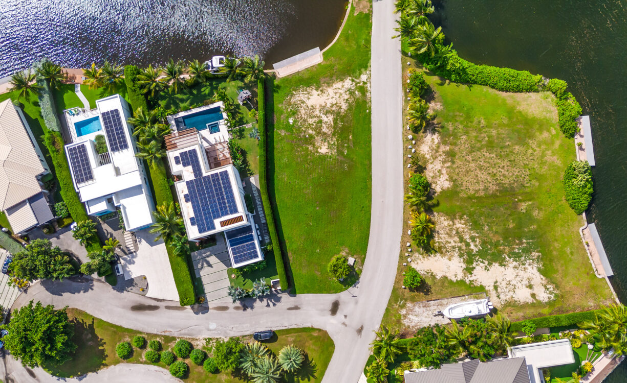 GRAND HARBOUR 0.32 ACRES, CANAL COMER LOT