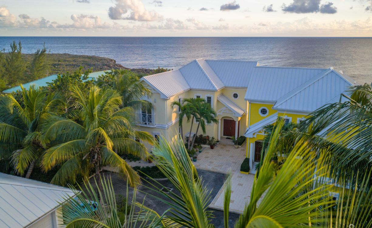 4 BED OCEAN FRONT IN SAVANNAH