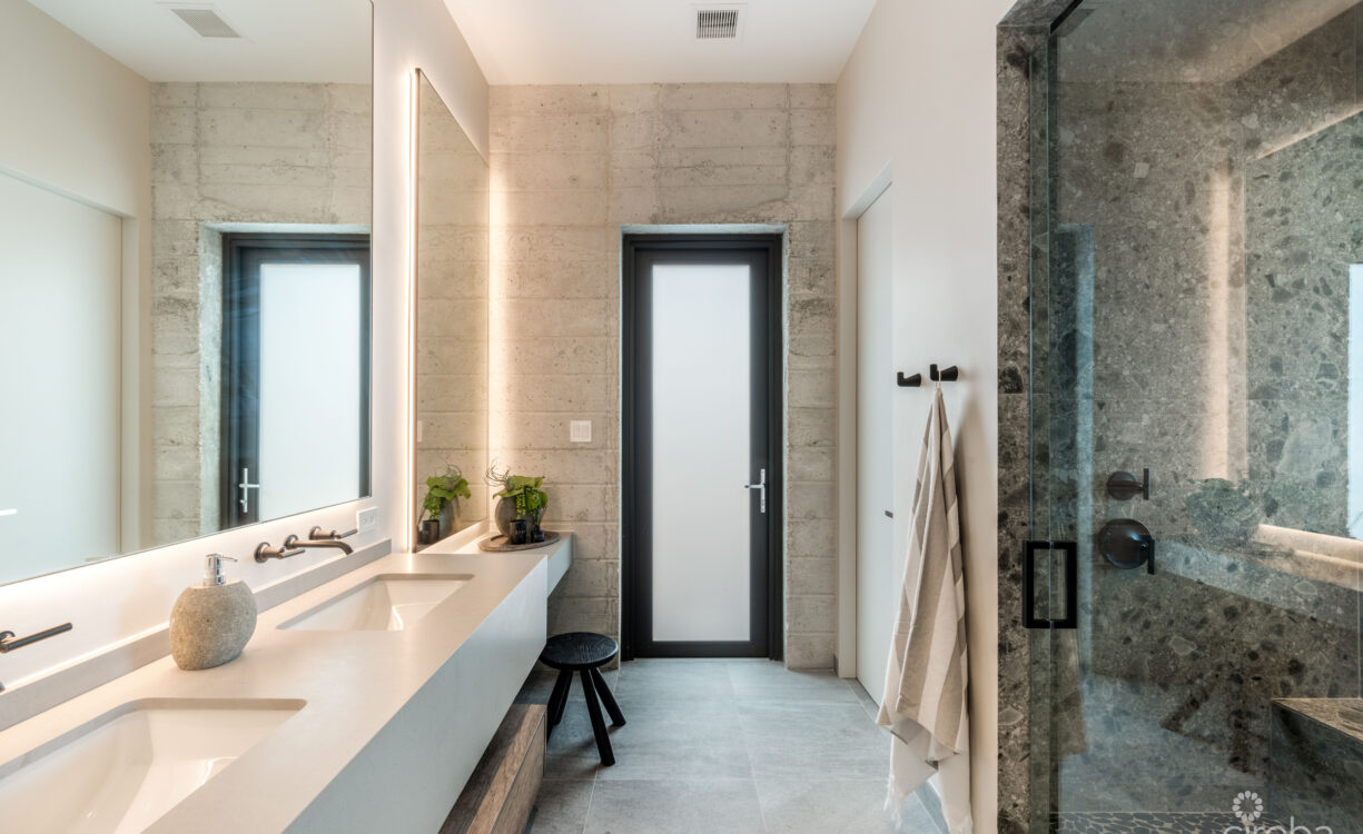 BELLA ROCCA, EAST END LUXURY VILLA