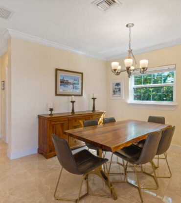 4 BED OCEAN FRONT IN SAVANNAH