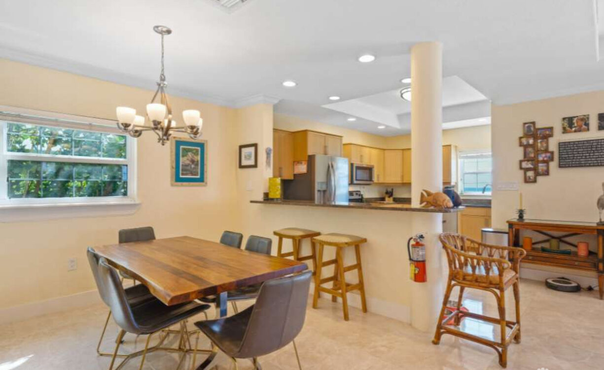 4 BED OCEAN FRONT IN SAVANNAH
