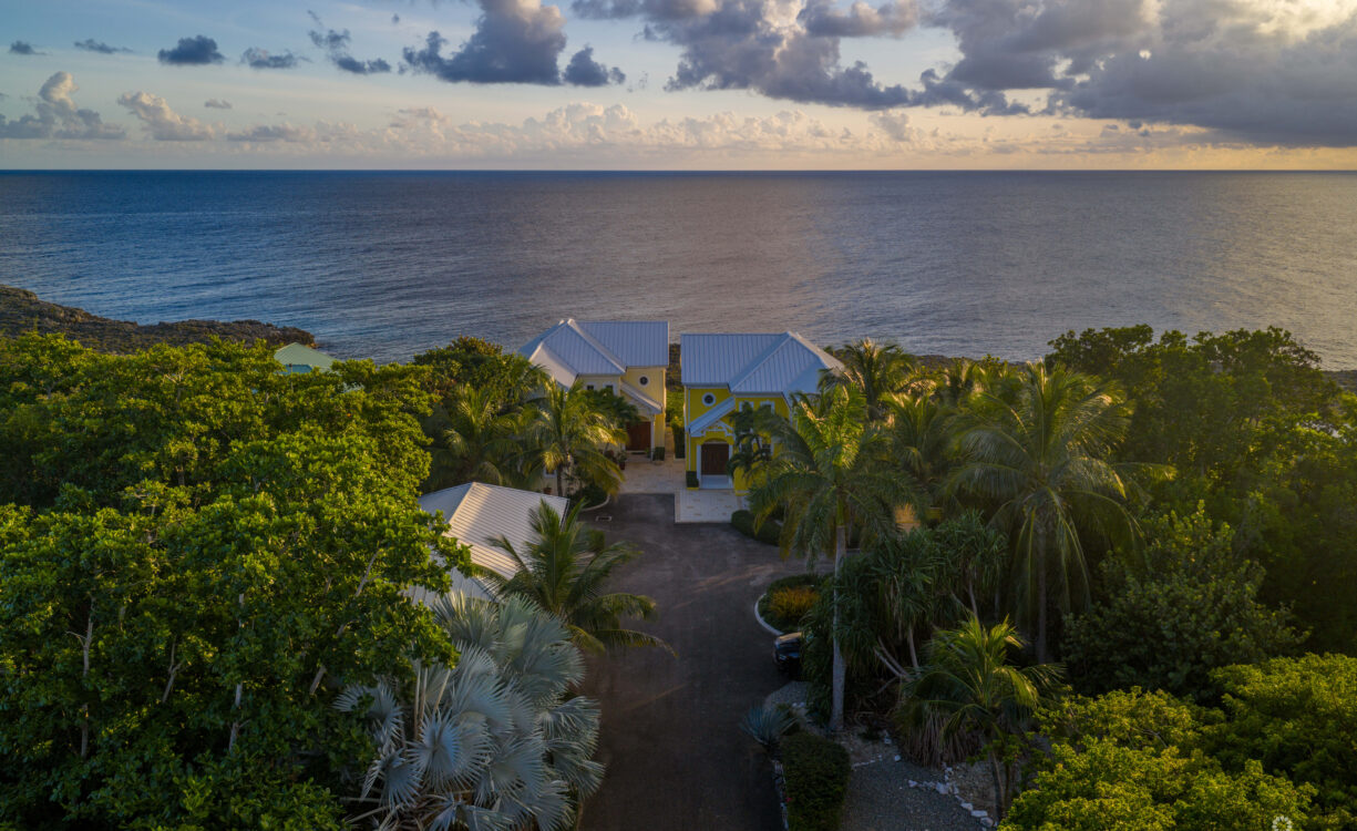4 BED OCEAN FRONT IN SAVANNAH