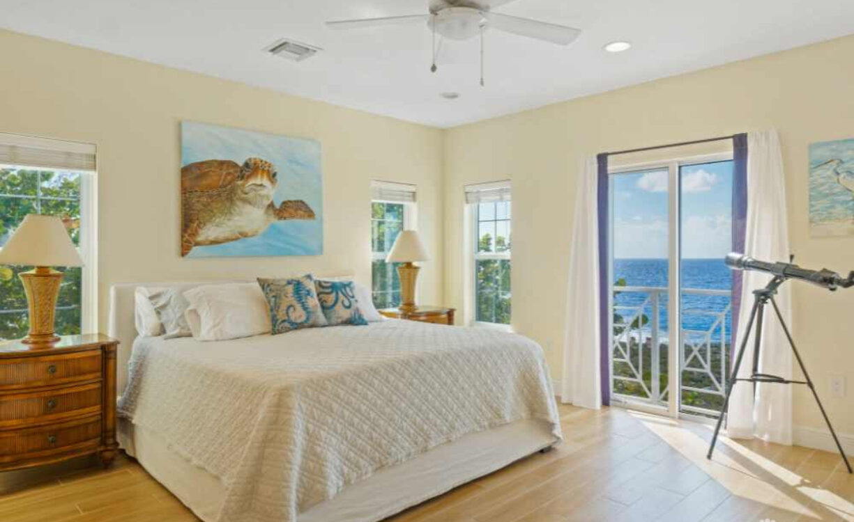 4 BED OCEAN FRONT IN SAVANNAH