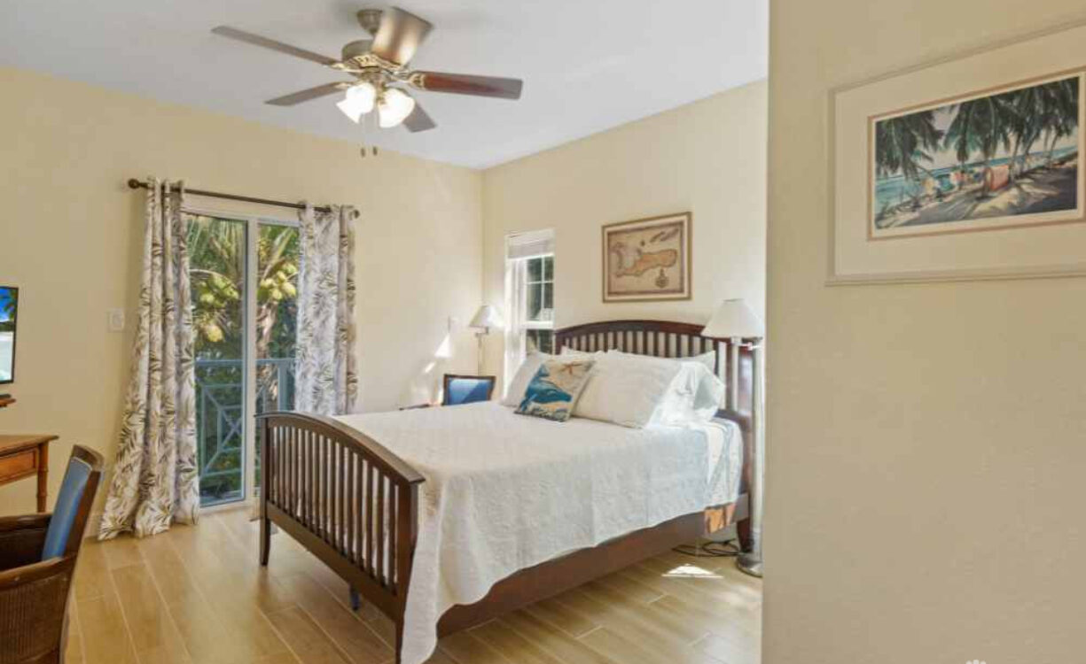 4 BED OCEAN FRONT IN SAVANNAH