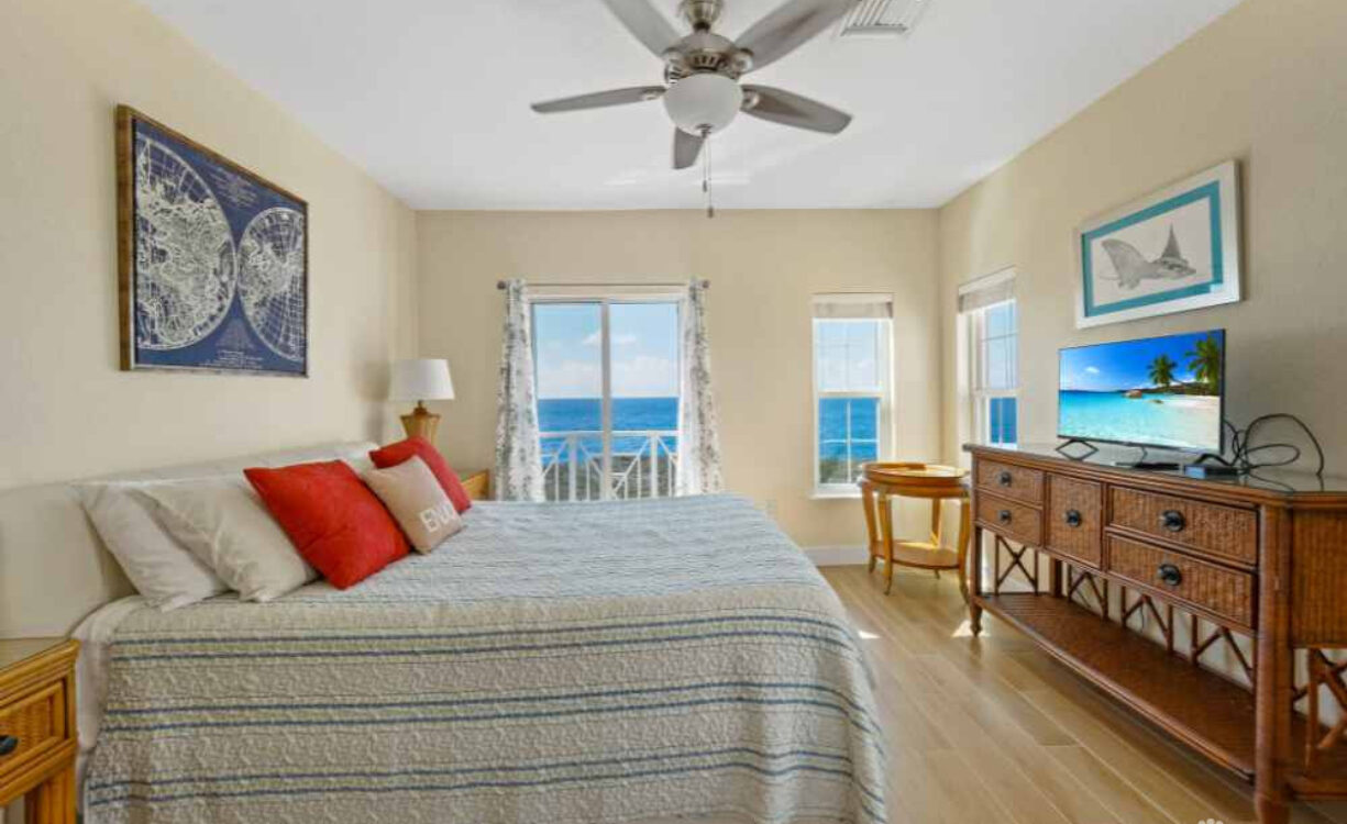 4 BED OCEAN FRONT IN SAVANNAH