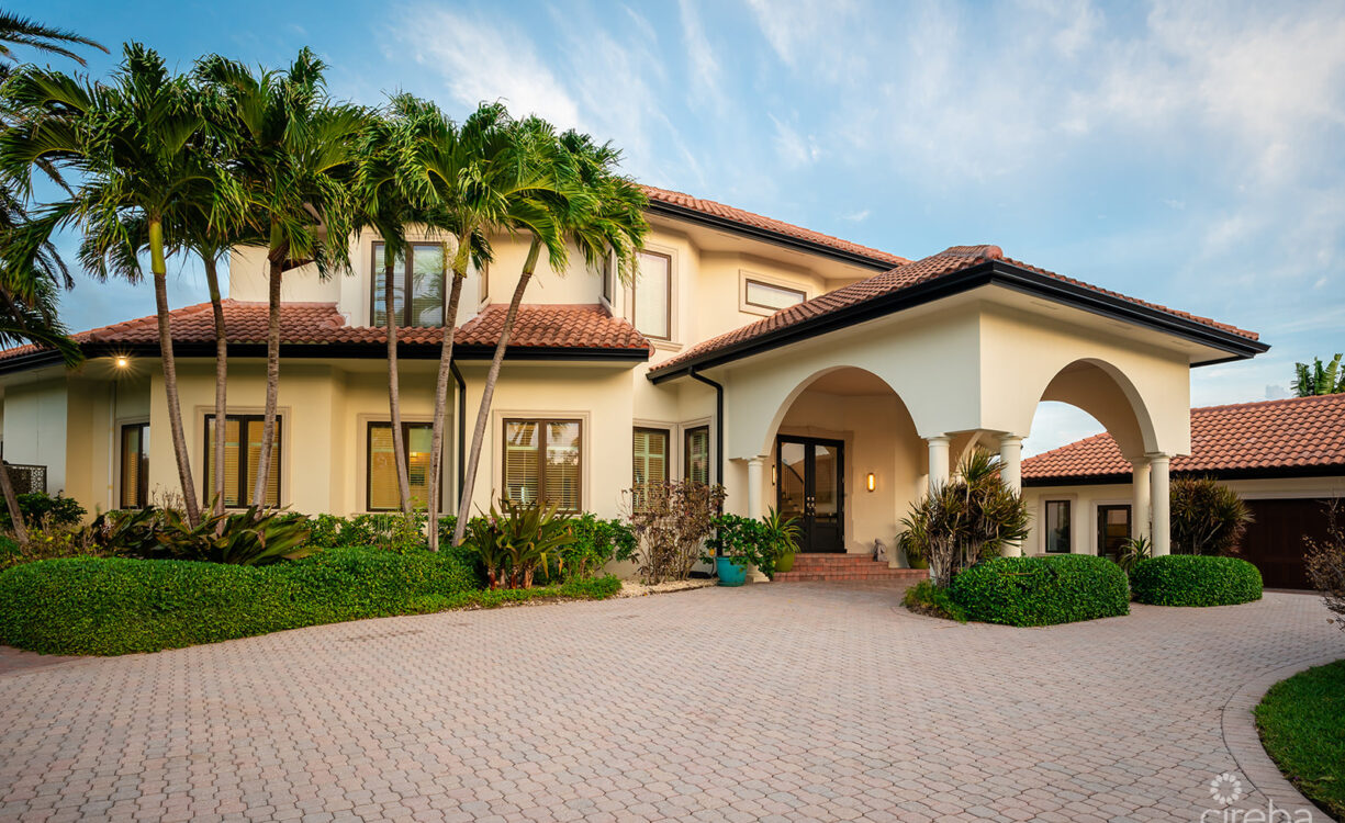 MIRAMAR, A VISTA DEL MAR OCEAN FRONT ESTATE