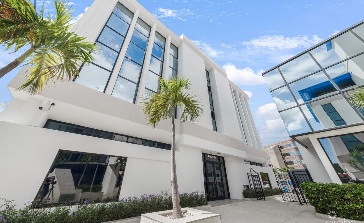 FULL FLOOR COMMERCIAL OFFICE WITH PARKING | DR. ROYS DRIVE